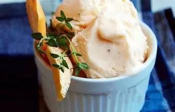 小姑视频 从那些偶尔的失焦中