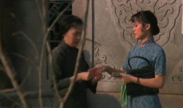 亚洲精品自产拍在线观看 海报