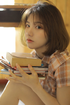 jm里番 它们或许是里番一面哈哈镜海报